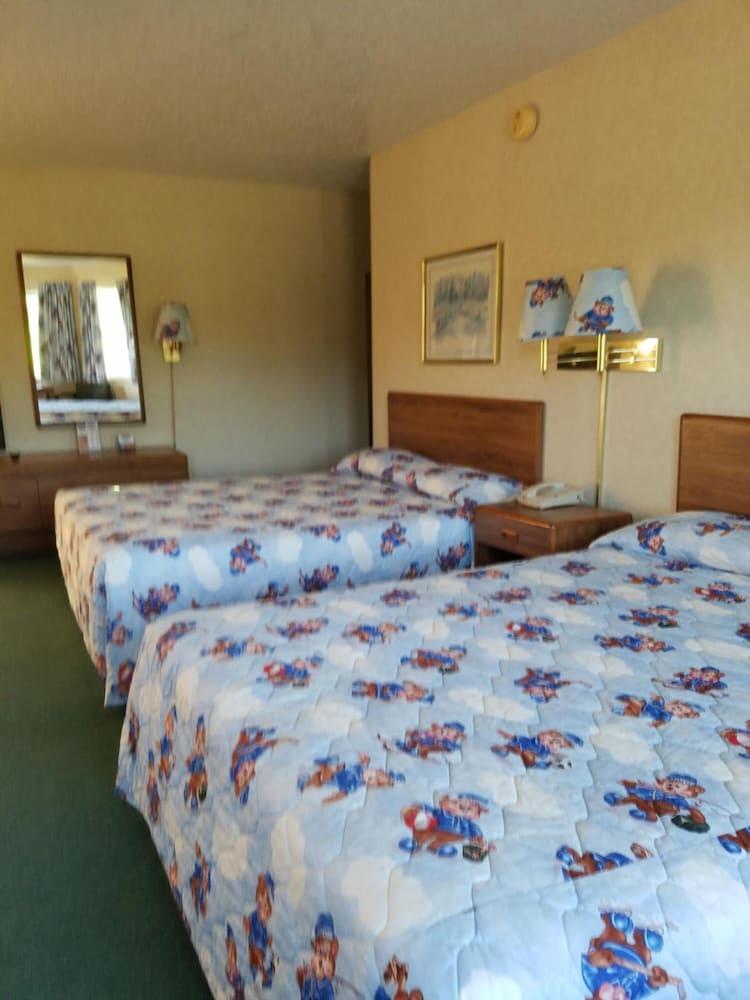 Great Lakes Inn Mackinaw City Buitenkant foto