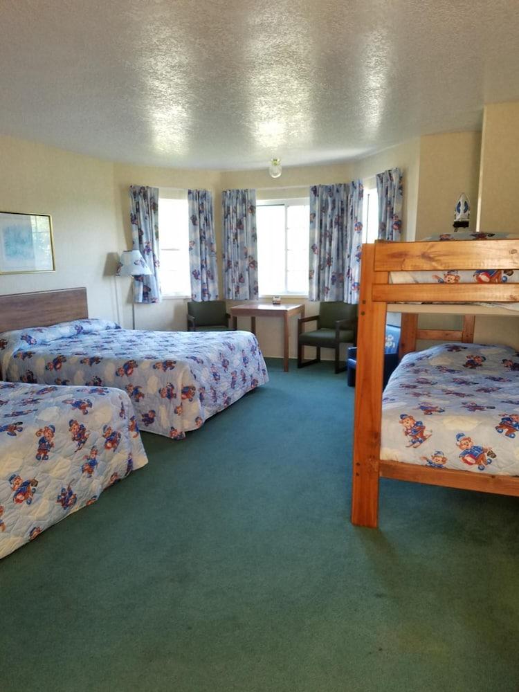 Great Lakes Inn Mackinaw City Buitenkant foto