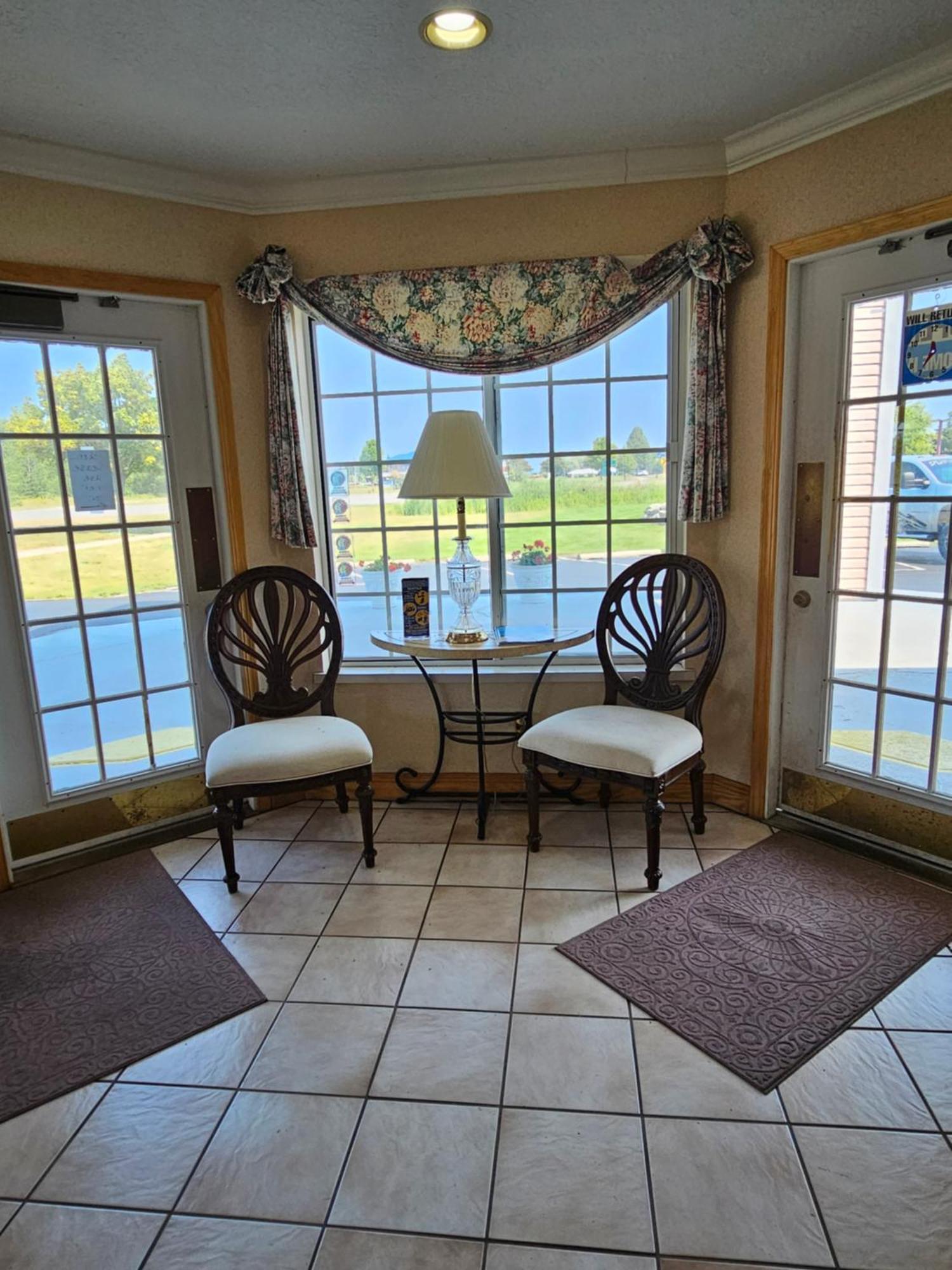 Great Lakes Inn Mackinaw City Buitenkant foto