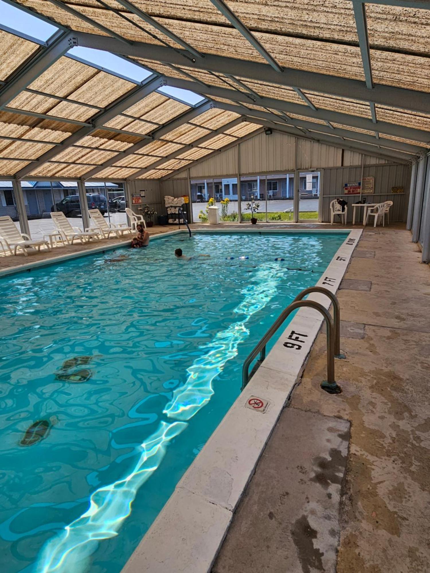 Great Lakes Inn Mackinaw City Buitenkant foto