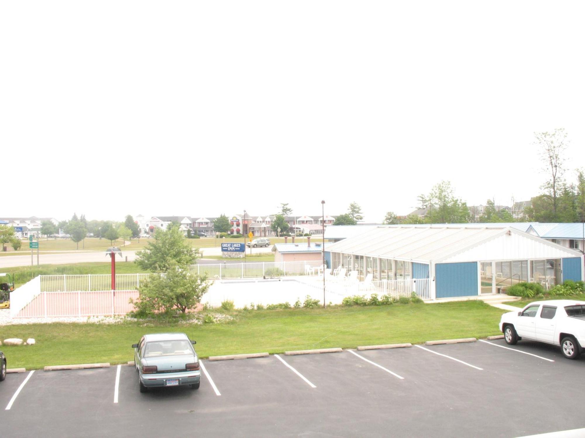 Great Lakes Inn Mackinaw City Buitenkant foto