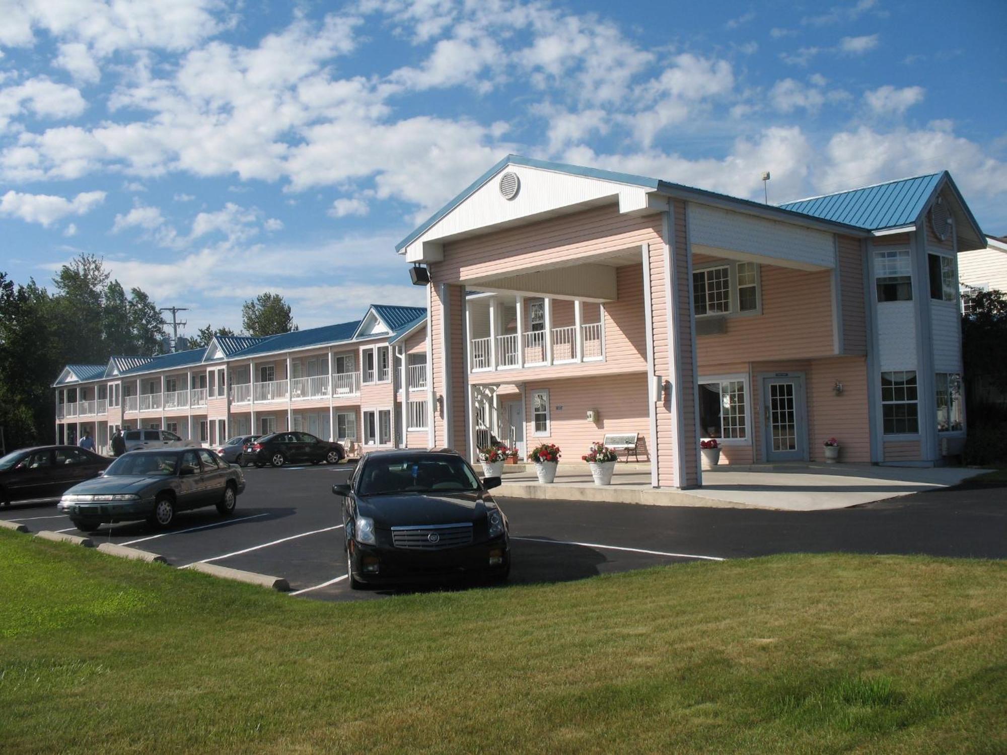 Great Lakes Inn Mackinaw City Buitenkant foto