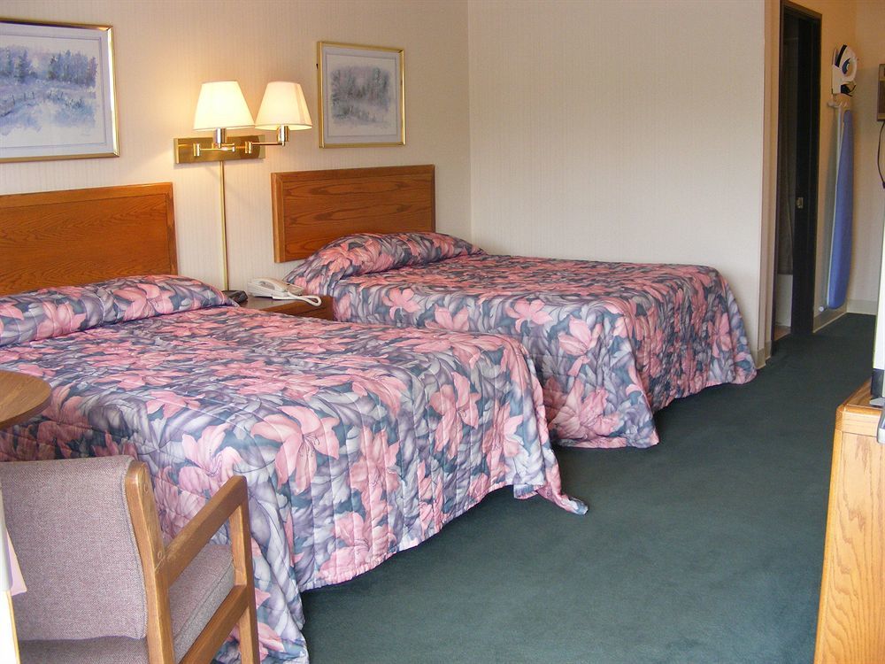 Great Lakes Inn Mackinaw City Buitenkant foto
